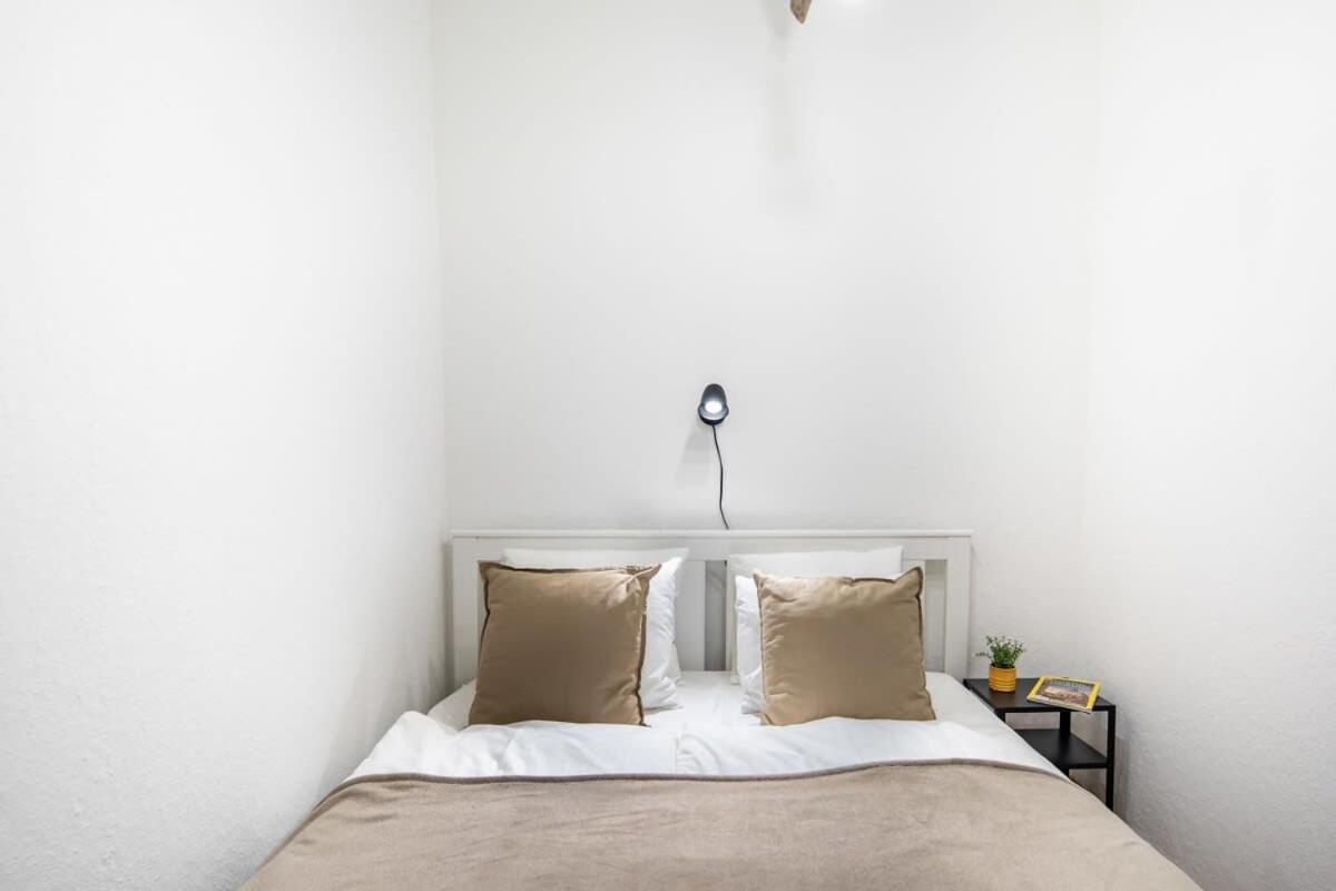 Convenient At Gastro Driven Location Apartamento
