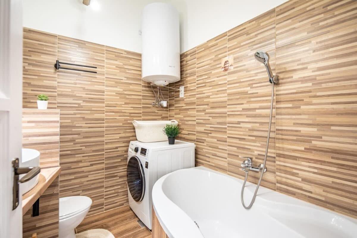 Apartamento Convenient At Gastro Driven Location *